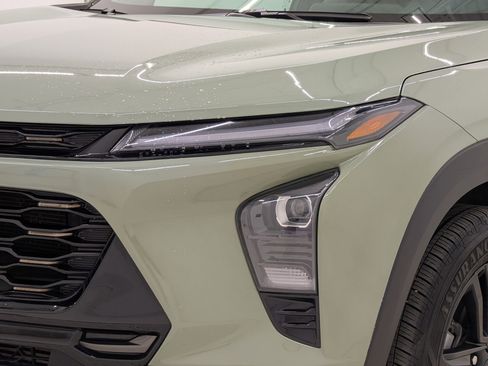 Used 2024 Chevrolet Trax ACTIV w/ Sunroof Package image 11