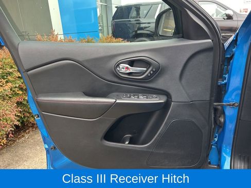 Used 2019 Jeep Cherokee Trailhawk image 28