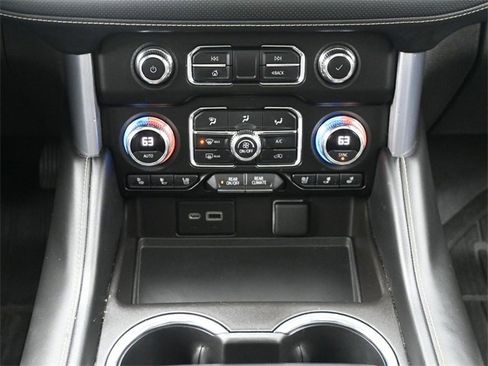 Used 2021 GMC Yukon XL SLT w/ SLT Luxury Plus Package image 25