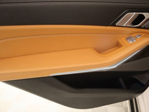 Used 2024 BMW X7 xDrive40i w/ Executive Package image 19