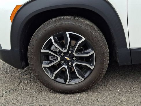 Used 2023 Chevrolet TrailBlazer ACTIV w/ Technology Package FWD image 32