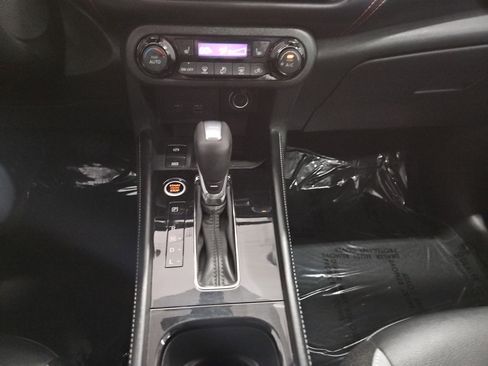 Used 2024 Nissan Kicks SR w/ SR Premium Package image 12