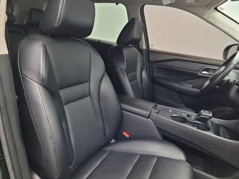 Used 2021 Nissan Rogue SV w/ Premium Package image 21