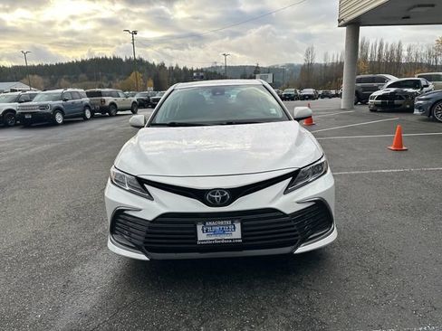 Used 2024 Toyota Camry LE image 8