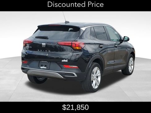 Certified 2025 Buick Encore GX Preferred AWD/4WD image 3
