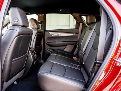 New 2026 Cadillac XT5 Luxury image 8