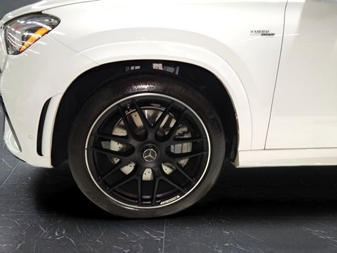 Used 2023 Mercedes-Benz GLE 53 AMG 4MATIC w/ Exterior Lighting Package image 10