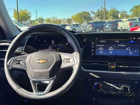 Used 2025 Chevrolet TrailBlazer LT w/ LT Cold Weather Package image 7