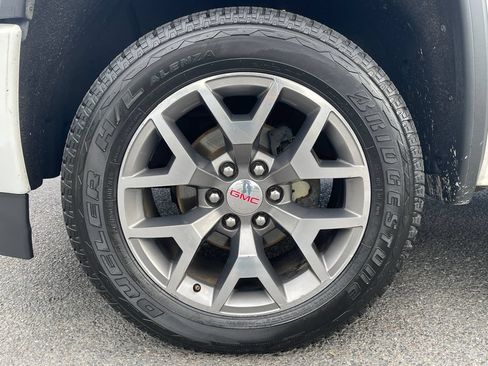 Used 2016 GMC Sierra 1500 SLT w/ All-Terrain Package AWD/4WD image 9