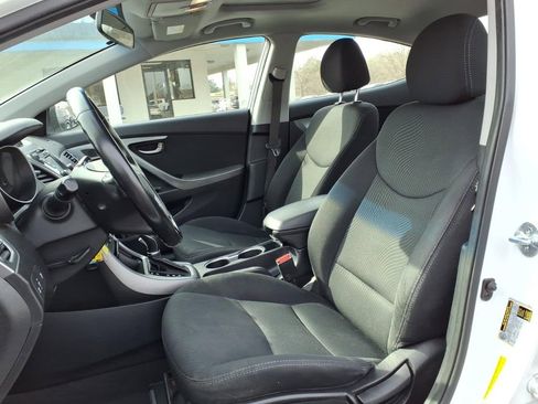 Used 2015 Hyundai Elantra SE w/ Option Group 03 image 4