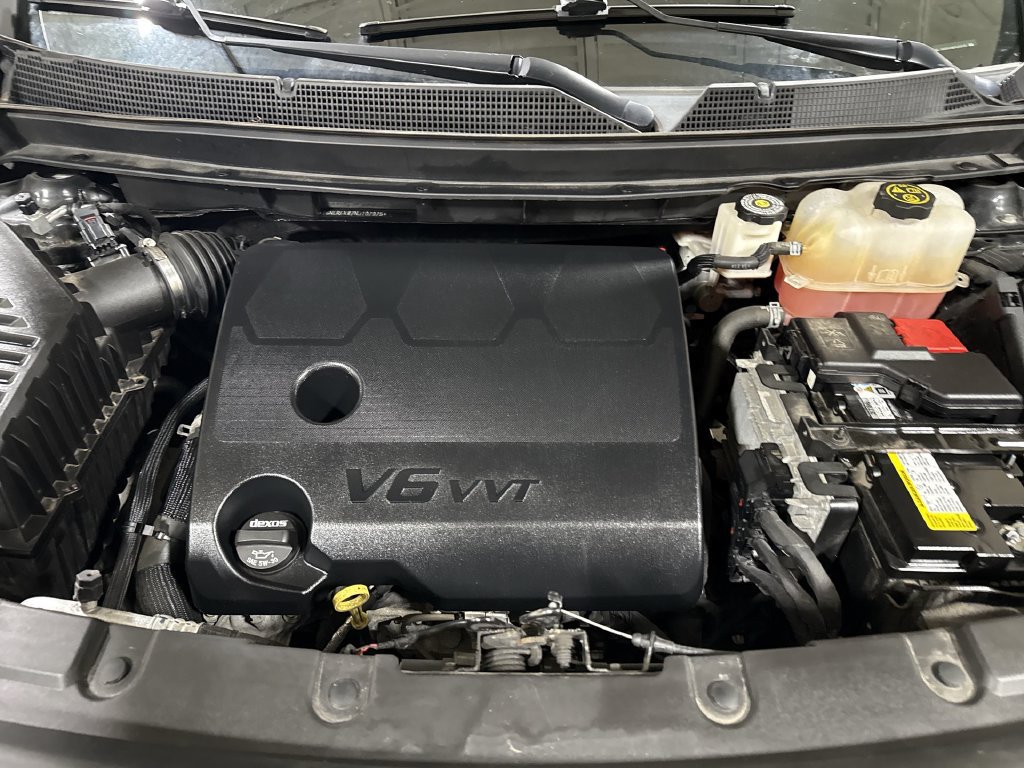 Used 2022 Chevrolet Traverse LS FWD image 25
