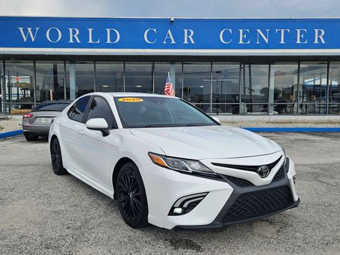 Used 2020 Toyota Camry SE FWD image 1