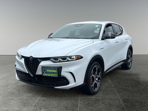 Used 2024 Alfa Romeo Tonale Veloce w/ Active Assist Package AWD/4WD image 3