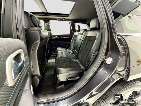 Used 2015 Jeep Grand Cherokee SRT image 27