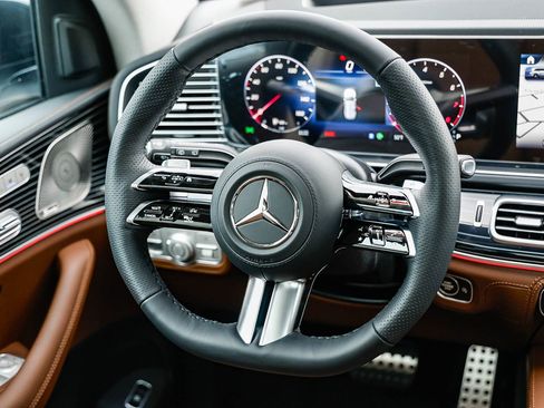 New 2026 Mercedes-Benz GLS 580 4MATIC image 13