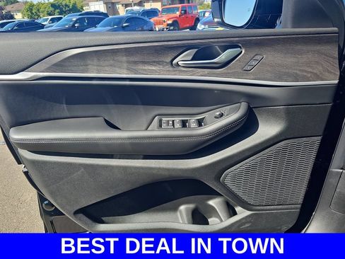 New 2026 Jeep Grand Cherokee Limited w/ Limited Altitude Package AWD/4WD image 28