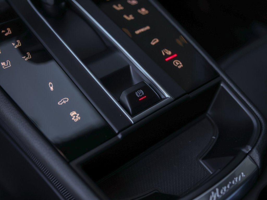 Certified 2026 Porsche Macan S AWD/4WD image 28