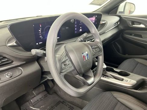 Certified 2024 Buick Envista Preferred FWD image 35
