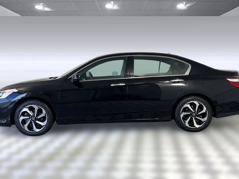 Used 2017 Honda Accord EX-L image 2