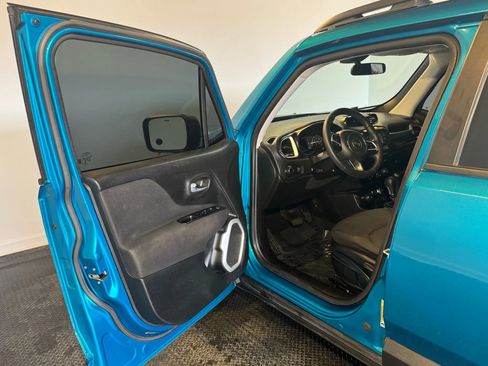 Used 2019 Jeep Renegade Sport image 8