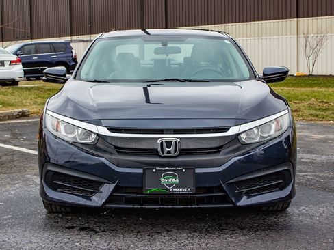 Used 2018 Honda Civic EX image 2