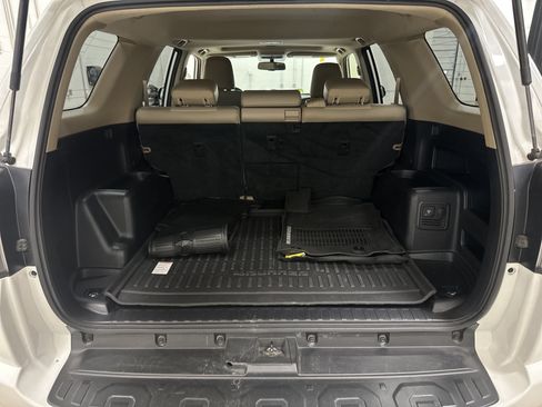 Used 2017 Toyota 4Runner SR5 Premium AWD/4WD image 32