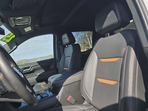 Used 2025 GMC Sierra 1500 AT4 image 13