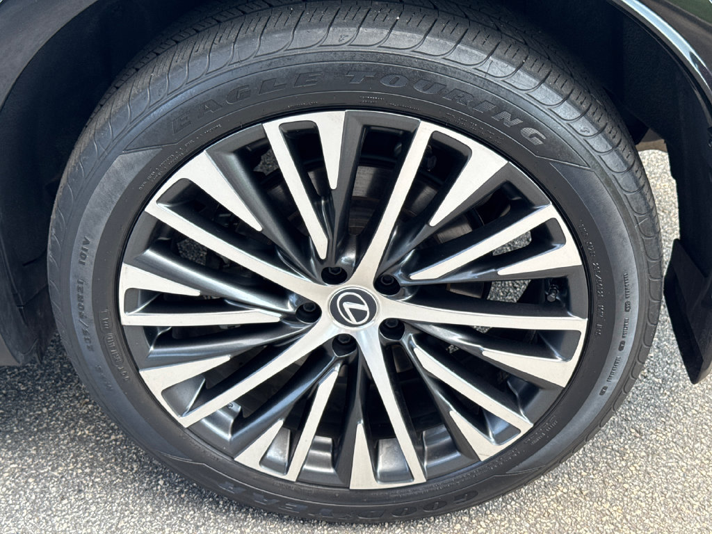 Used 2023 Lexus RX 350 Premium Plus w/ Accessory Package AWD/4WD image 20
