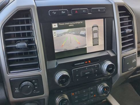 Used 2018 Ford F150 Lariat w/ Equipment Group 502A Luxury AWD/4WD image 20