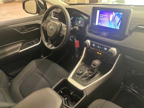 Certified 2023 Toyota RAV4 LE image 28