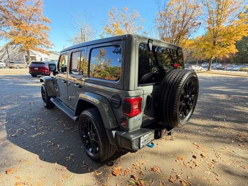 Used 2023 Jeep Wrangler Unlimited Sahara w/ Cold Weather Group image 5
