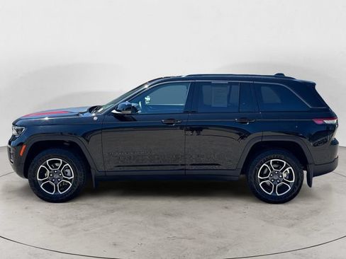 Used 2022 Jeep Grand Cherokee Trailhawk w/ Advanced Protech Group II AWD/4WD image 8