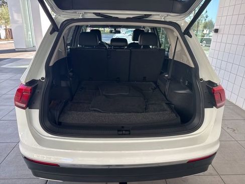 Used 2018 Volkswagen Tiguan SEL image 10