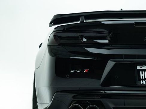 Used 2018 Chevrolet Camaro ZL1 image 17