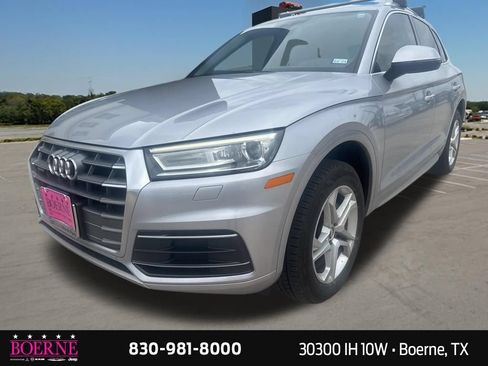 Used 2019 Audi Q5 2.0T Premium w/ Convenience Package AWD/4WD image 3
