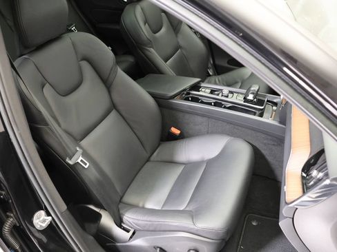 Used 2023 Volvo XC60 B5 Plus w/ Protection Package Premier AWD/4WD image 41