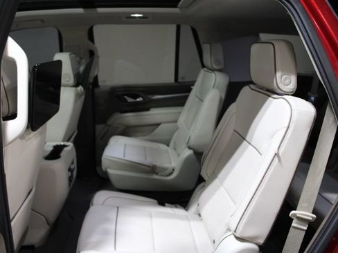 Used 2021 GMC Yukon Denali w/ Denali Ultimate Package AWD/4WD image 25