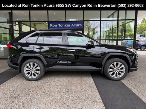 Used 2019 Toyota RAV4 Limited w/ Advanced Technology Package AWD/4WD image 8