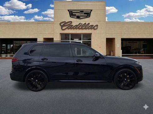 Used 2023 BMW X7 xDrive40i w/ M Sport Package AWD/4WD image 2