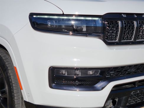 Used 2024 Jeep Grand Wagoneer Series III w/ Rear Seat Video Group 1 image 9