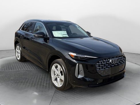 New 2025 Audi Q5 Premium Plus image 1