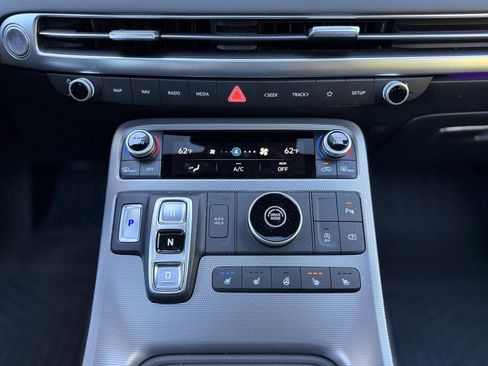 Used 2024 Hyundai Palisade Calligraphy image 18