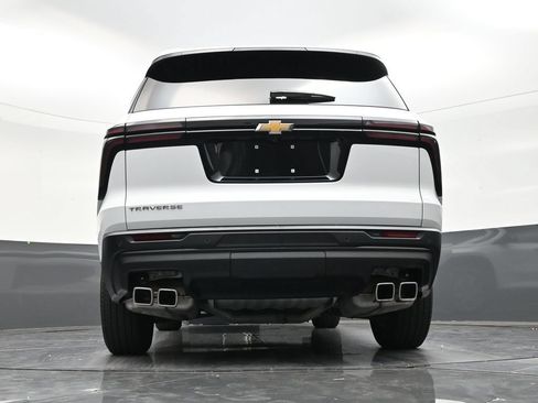 Used 2025 Chevrolet Traverse LT FWD image 20