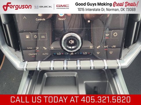New 2026 GMC Acadia AT4 w/ Luxury Package AWD/4WD image 32