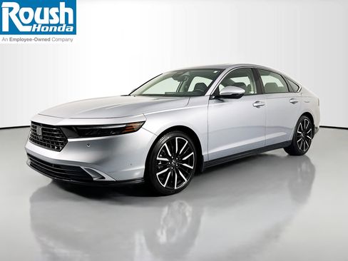 Certified 2023 Honda Accord Touring image 1