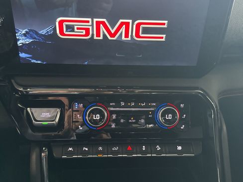 Used 2022 GMC Sierra 1500 AT4 w/ AT4 Premium Package AWD/4WD image 16