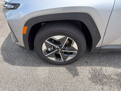 Certified 2025 Hyundai Tucson SEL AWD/4WD image 12