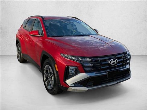 Certified 2025 Hyundai Tucson SEL image 3