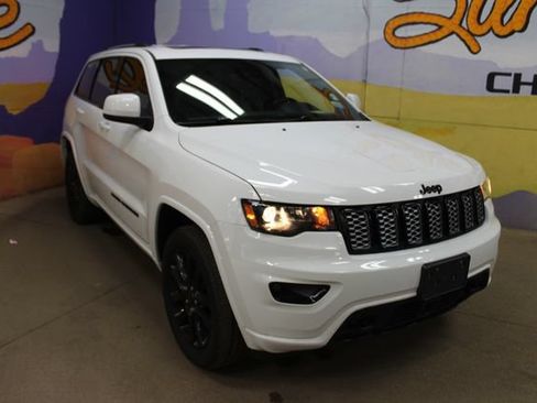 Used 2021 Jeep Grand Cherokee Altitude AWD/4WD image 2