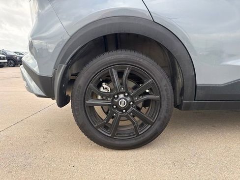 Used 2021 Nissan Kicks SR FWD image 12